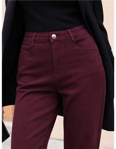 Jeans a gamba larga color bordeaux