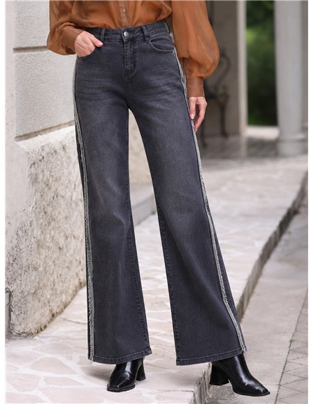 Jeans grigi a gamba larga con orlo sfrangiato