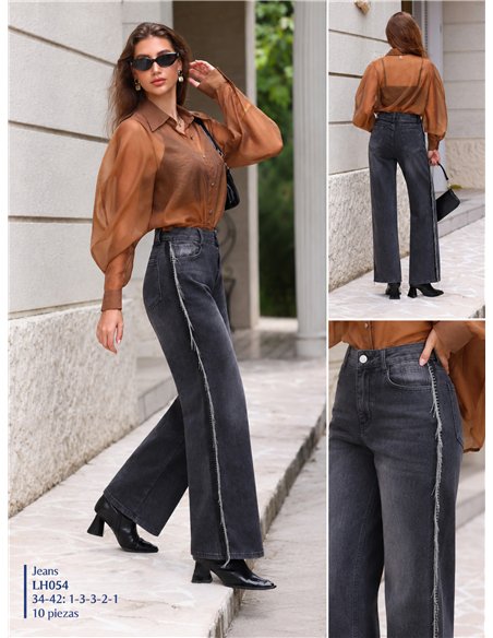 Jeans grigi a gamba larga con orlo sfrangiato