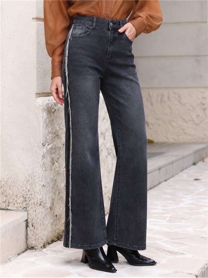 Jeans grigi a gamba larga con orlo sfrangiato