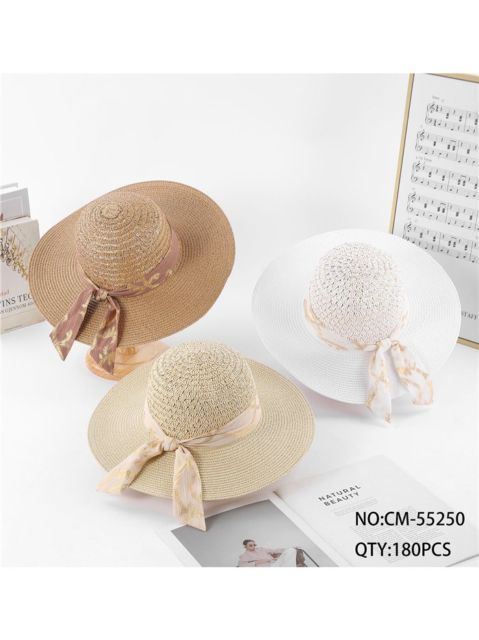 Cappello intrecciato con fiocco metallico
