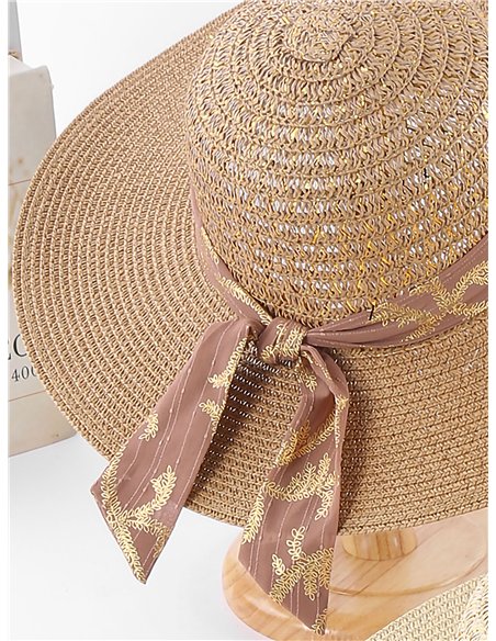 Cappello intrecciato con fiocco metallico