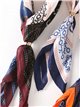 Pañuelo cuadrado estampado paisley con aro metálico