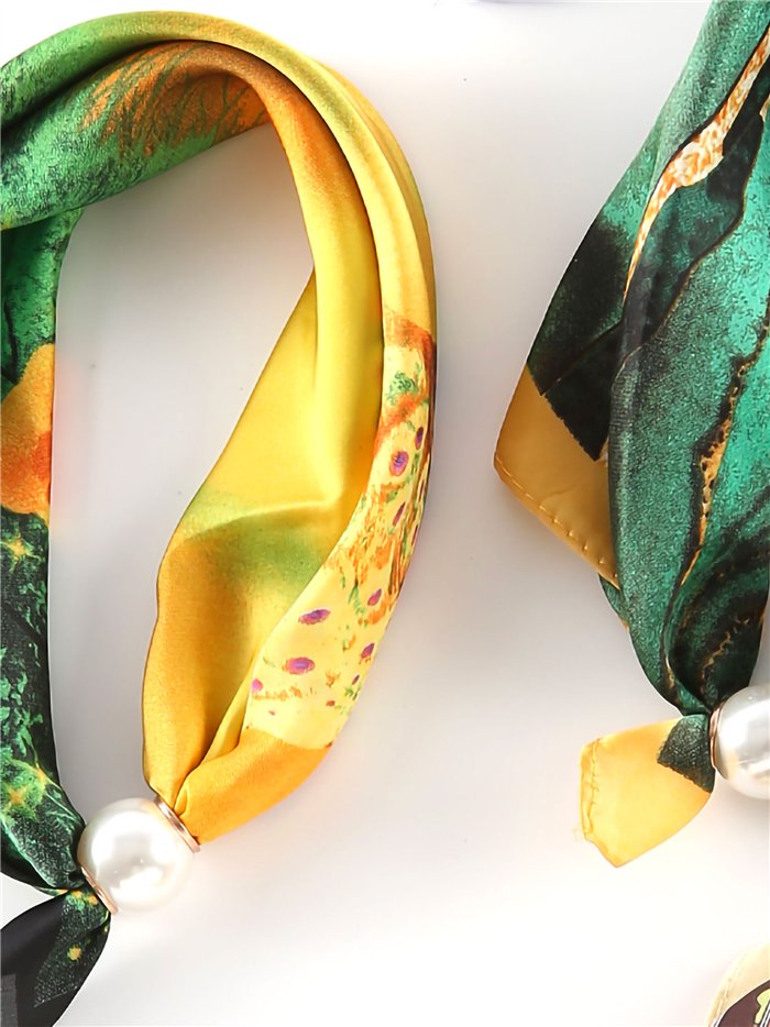 Foulard en satin à imprimé fantaisie et perles