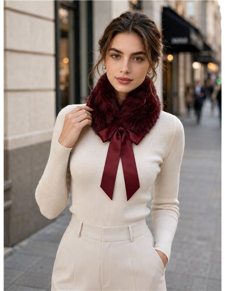 Cuello de pelo sintético con lazo
