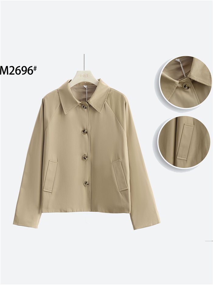 Chaqueta corta de algodón con botones