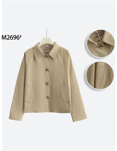 Chaqueta corta de algodón con botones