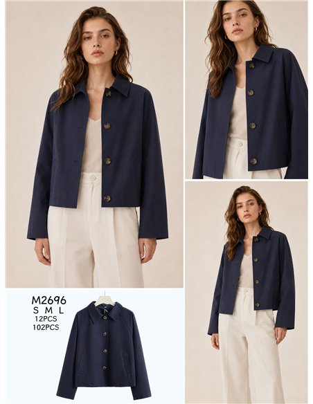 Chaqueta corta de algodón con botones