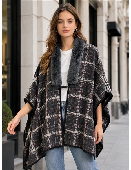 Karierter Poncho mit Pelzkragen