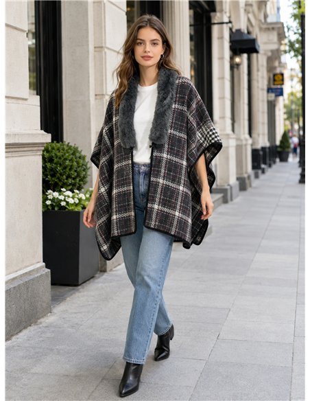 Karierter Poncho mit Pelzkragen