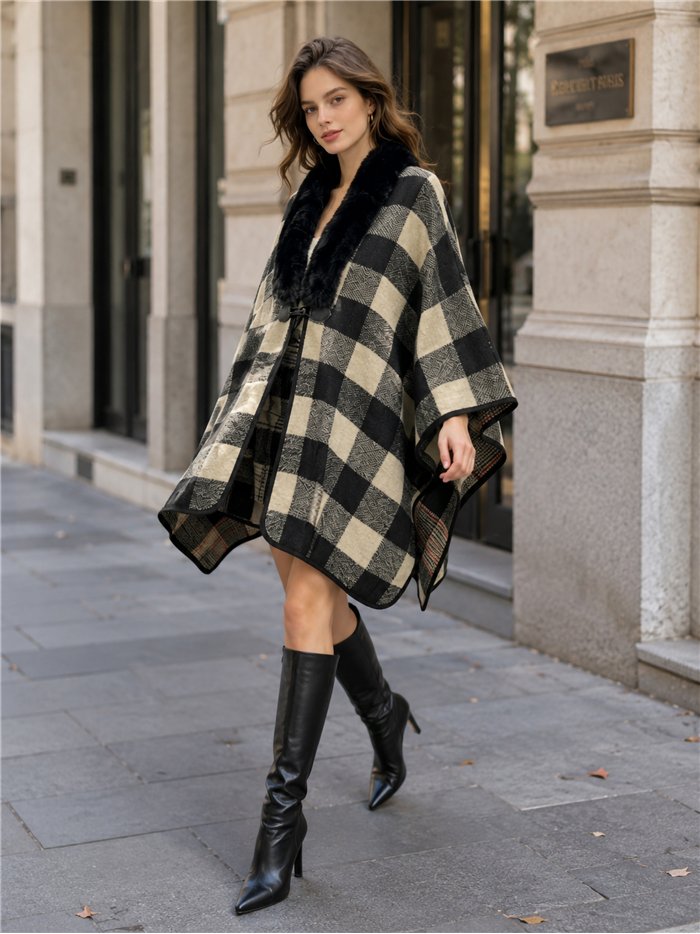Poncho cuadros maxi con cuello de pelo