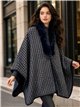 Poncho cuadros finos con cuello de pelo