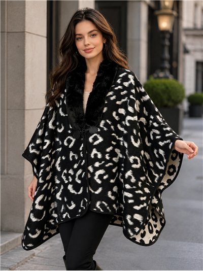 Poncho animal print con cuello de pelo
