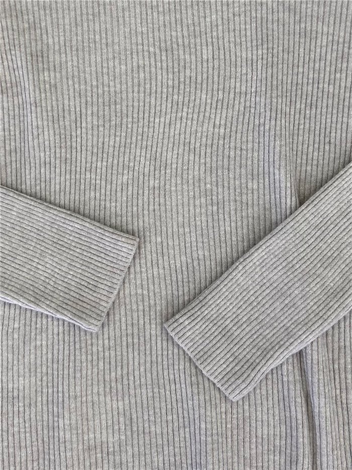 Jersey básico canalé cuello alto