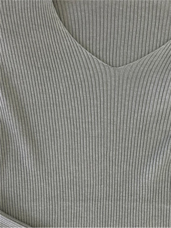 Jersey básico canalé cuello pico