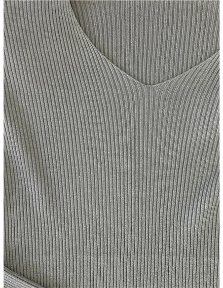 Jersey básico canalé cuello pico