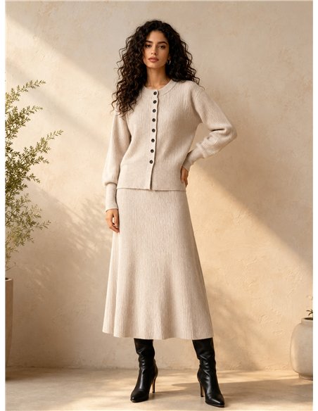 Conjunto cárdigan canalé con y botones y falda midi