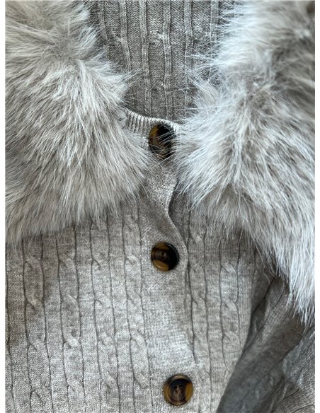 Chaqueta de punto trenzado con cuello pelo