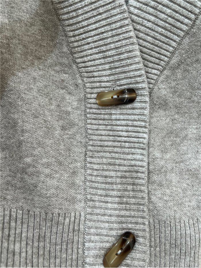 Chaqueta de punto detalle botones