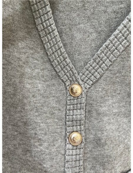 Chaqueta de punto con bolsillos y botones dorados