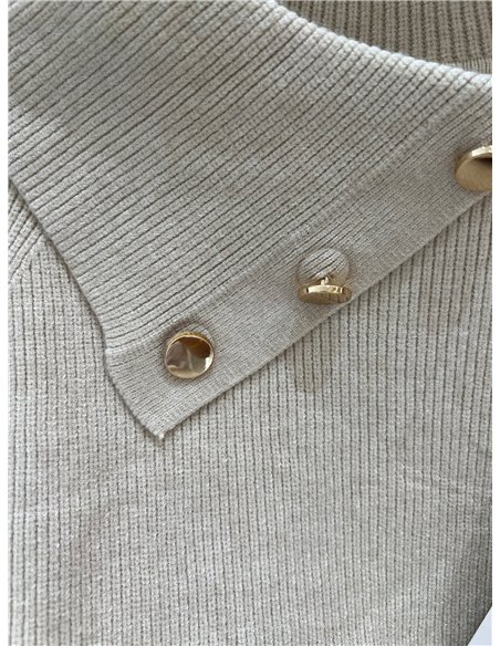 Jersey canalé cuello asimétrico con botones dorados