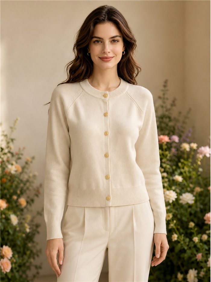 Chaqueta de punto con botones dorados
