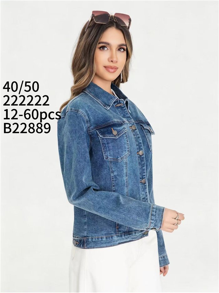 Chaqueta vaquera básica con bolsillos talla grande