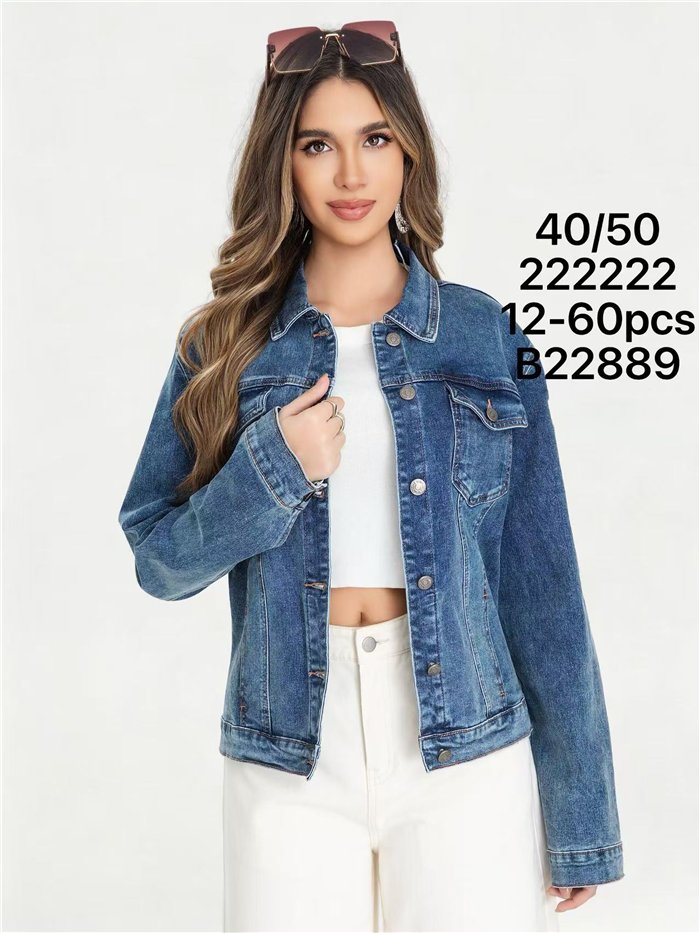 Chaqueta vaquera básica con bolsillos talla grande