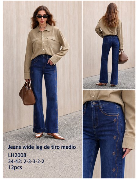 Weit geschnittene Jeans mit seitlicher Stickerei