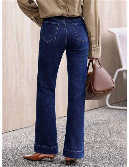 Weit geschnittene Jeans mit seitlicher Stickerei