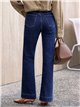 Weit geschnittene Jeans mit seitlicher Stickerei