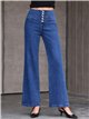 Jeans wide leg con botonadura alta