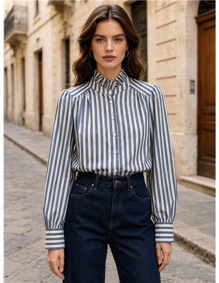 Camisa de rayas con cuello volante