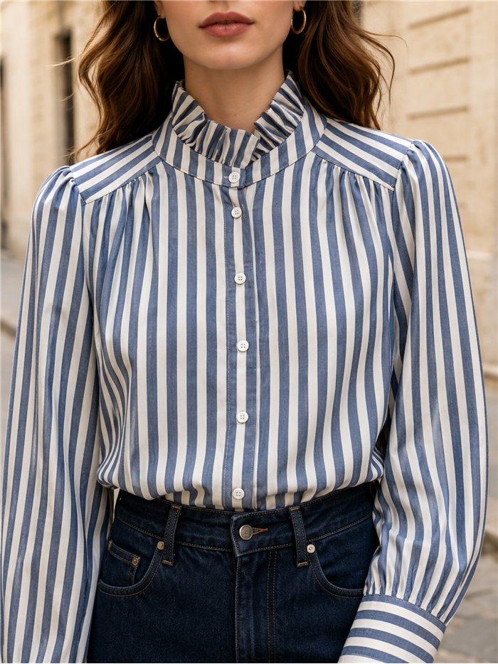 Camisa de rayas con cuello volante