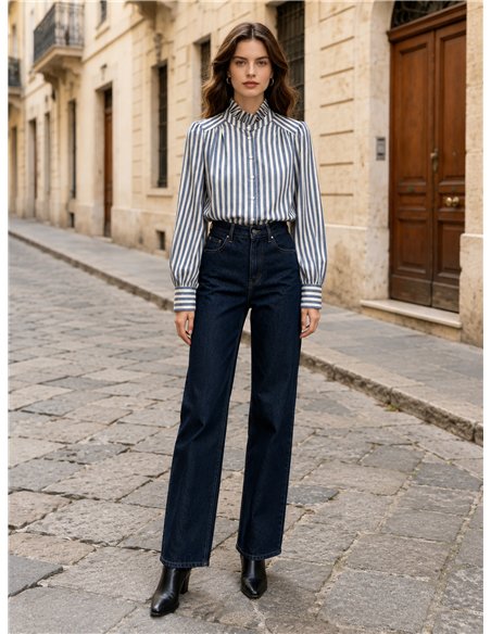 Camisa de rayas con cuello volante