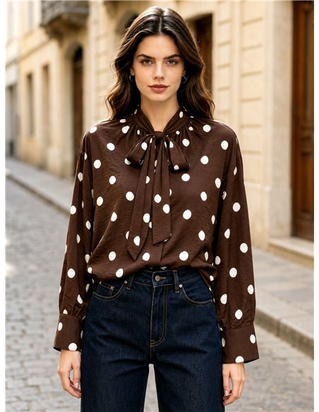 Blusa de lunares con lazada