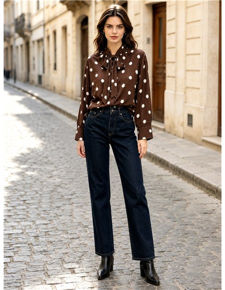 Blusa de lunares con lazada