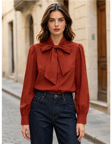 Blusa lisa con lazo al cuello