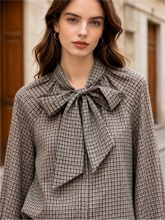 Blusa de cuadros con lazo