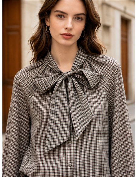 Blusa de cuadros con lazo