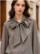 Blusa de cuadros con lazo