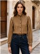 Camisa de rayas con cuello volante
