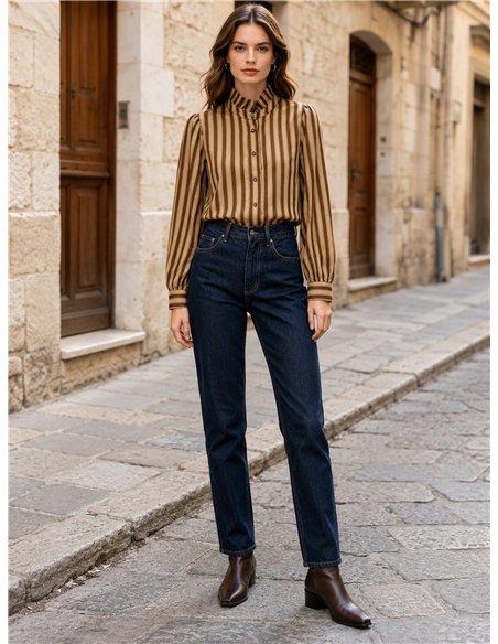 Camisa de rayas con cuello volante