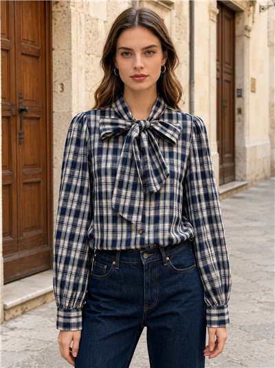 Blusa de cuadros con lazo grande