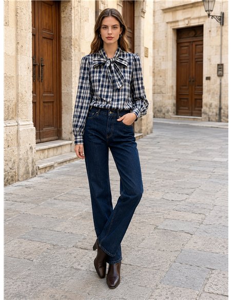 Blusa de cuadros con lazo grande