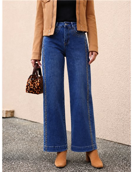 Jeans rectos con tachas lateral