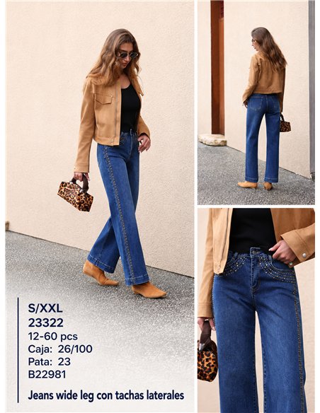 Jeans rectos con tachas lateral