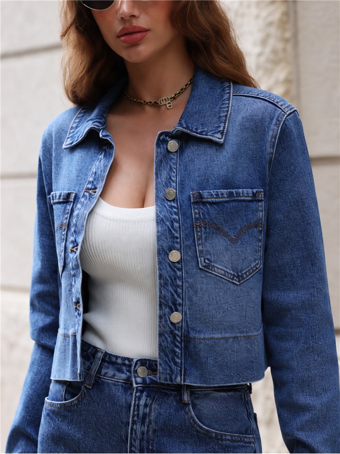 Chaqueta denim corta con bolsillos