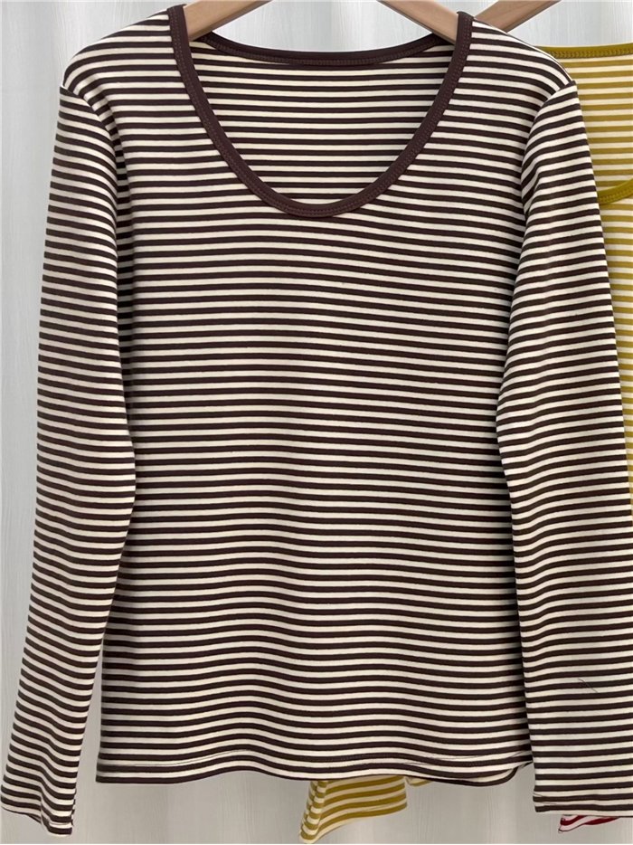 Gestreiftes T-Shirt mit Rundhalsausschnitt