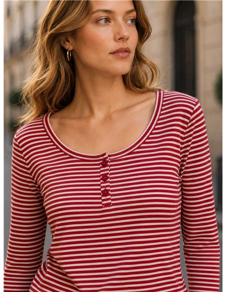 Camiseta rayas detalle botones
